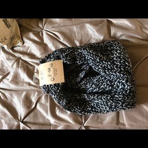 CC black and gray infinity scarf